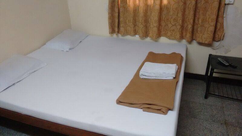 Hotel Shivratna Lodging and Boarding, Pune 1